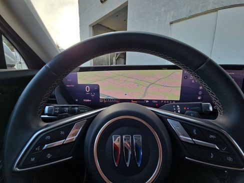 Used 2025 Buick Envision Preferred image 25