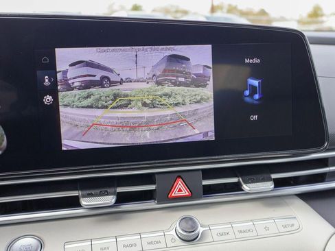 New 2026 Hyundai Elantra Limited image 4