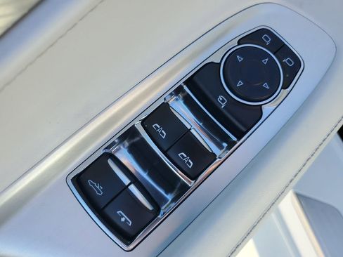 Used 2024 Chevrolet Corvette Stingray Premium Conv w/ Z51 Performance Package image 16