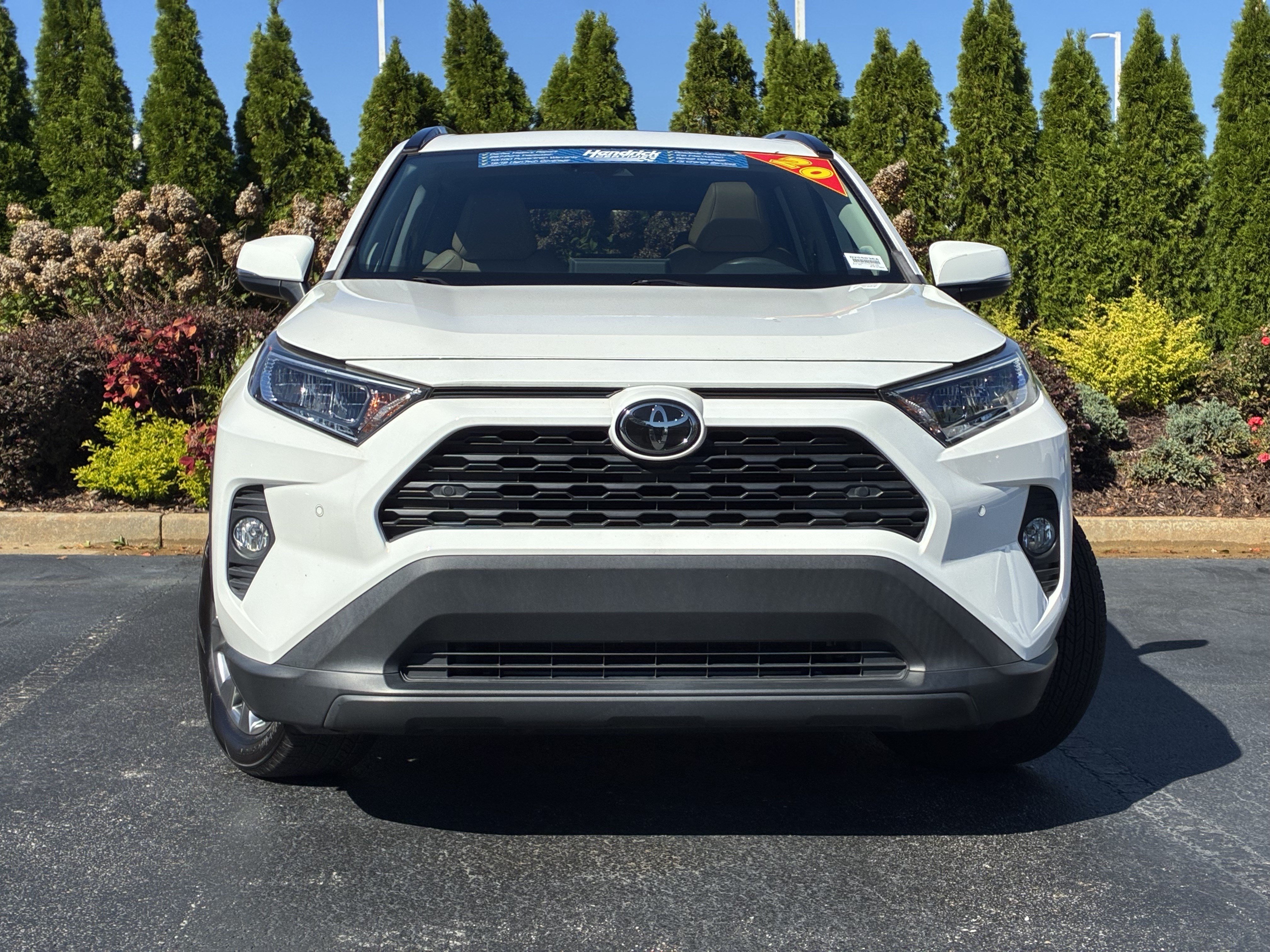 Used 2020 Toyota RAV4 XLE Premium FWD image 5