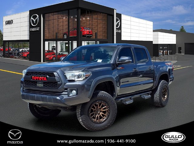 Used 2019 Toyota Tacoma TRD Off-Road AWD/4WD image 1