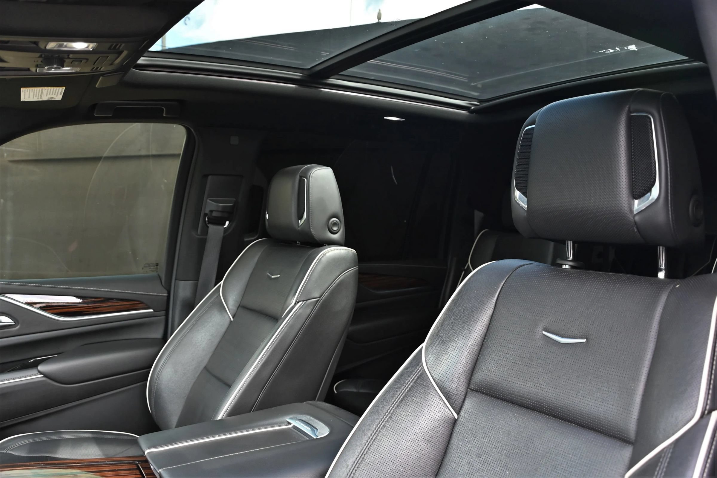 Used 2021 Cadillac Escalade ESV Premium Luxury w/ Driver Assist Tech Package AWD/4WD image 12