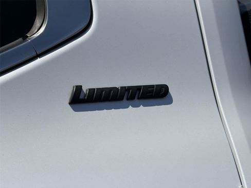 Used 2023 Toyota Tundra Limited w/ Power Package AWD/4WD image 8