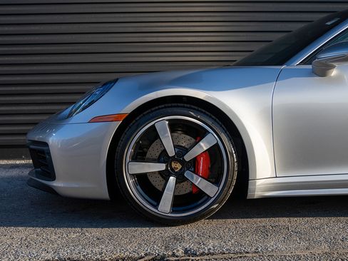 Used 2024 Porsche 911 Carrera S RWD image 7