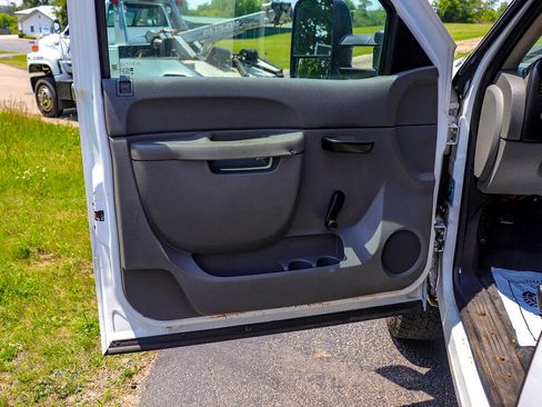 Used 2013 Chevrolet Silverado 2500 W/T w/ Snow Plow Prep Package image 24