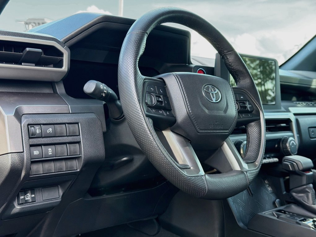Used 2025 Toyota Tacoma TRD Off-Road AWD/4WD image 34