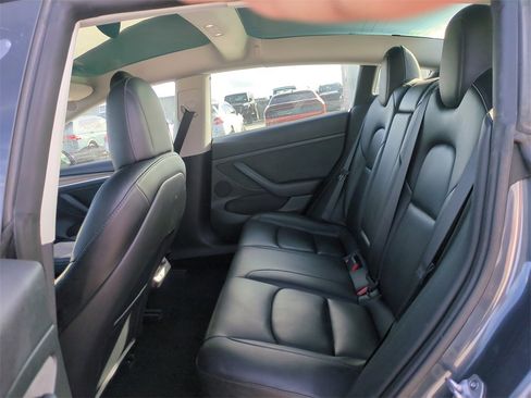Used 2022 Tesla Model 3 Long Range image 15