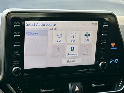 Used 2019 Toyota C-HR Limited FWD image 18