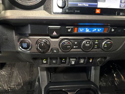 Used 2019 Toyota Tacoma TRD Off-Road AWD/4WD image 23