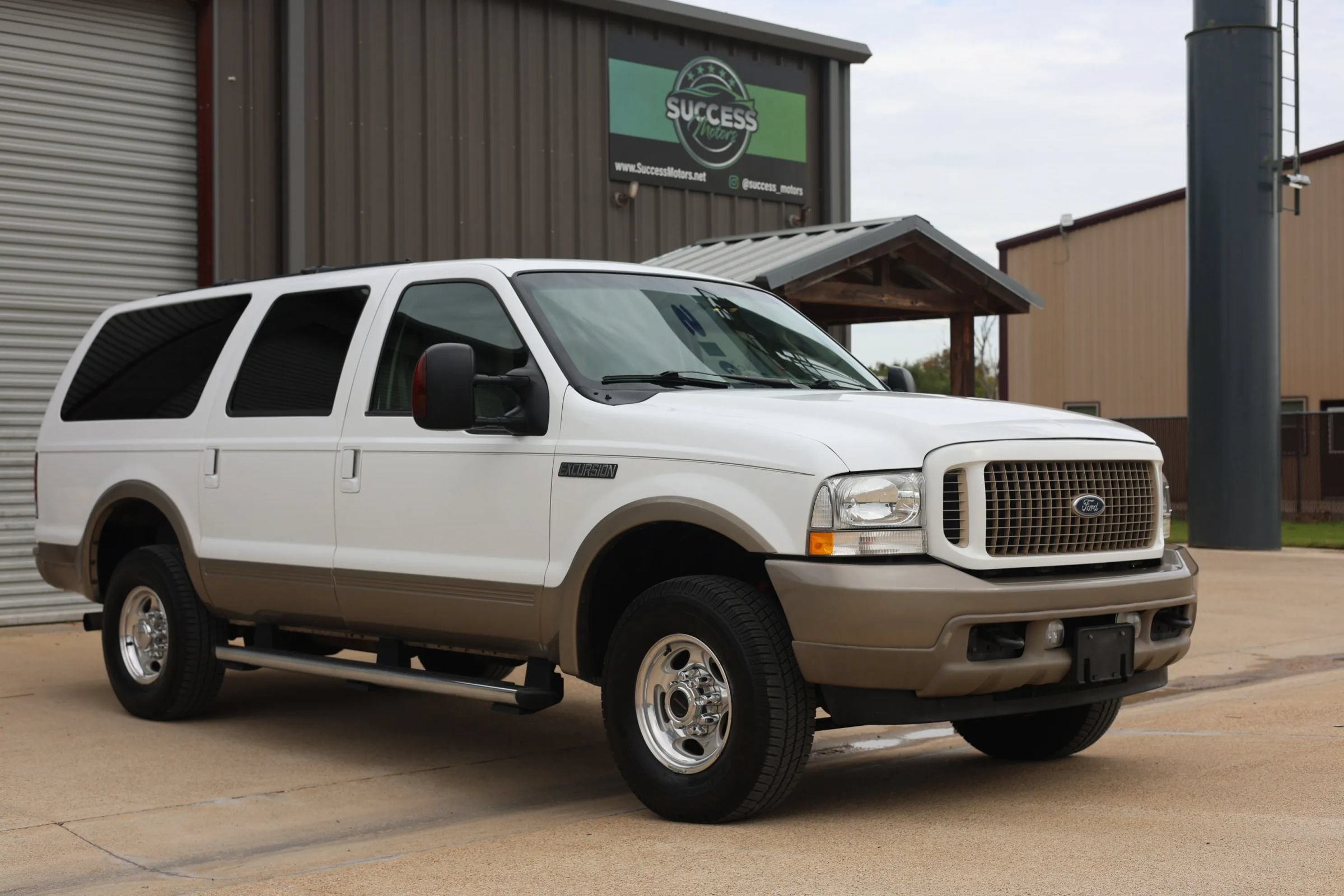 Used 2004 Ford Excursion Eddie Bauer AWD/4WD image 1