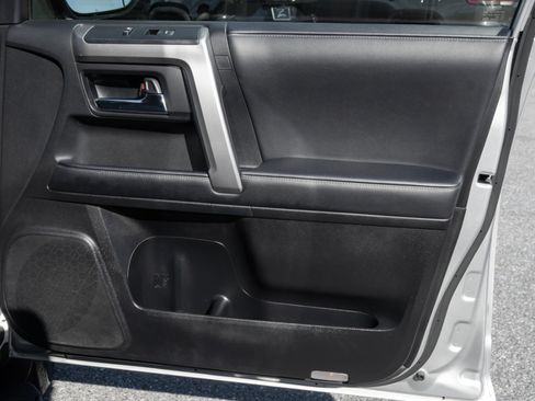 Used 2024 Toyota 4Runner SR5 image 29