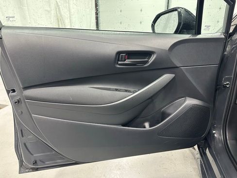 Used 2025 Toyota Corolla LE w/ LE Premium Package image 8