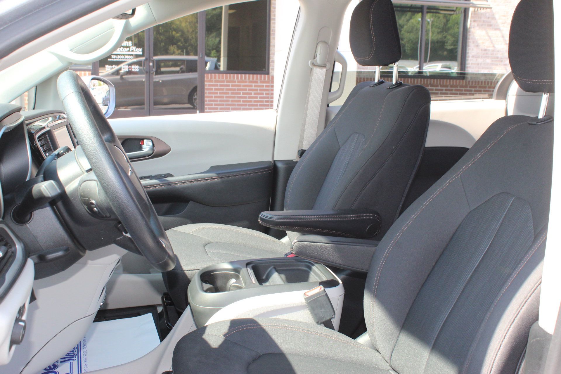 Used 2019 Chrysler Pacifica Touring Plus w/ Tire & Wheel Group FWD image 14