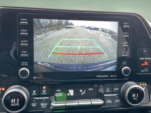 Used 2020 Toyota Highlander XLE image 21