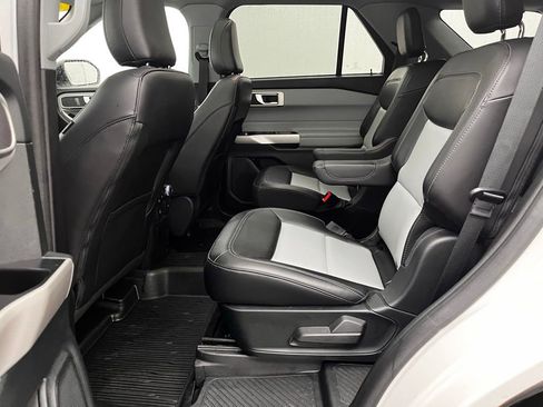 Used 2023 Ford Explorer XLT w/ Equipment Group 202A image 40