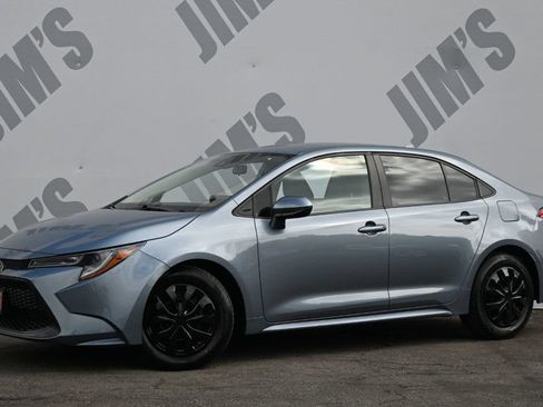 Used 2022 Toyota Corolla LE FWD image 1