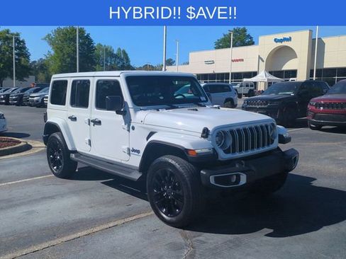 Used 2025 Jeep Wrangler Unlimited Sahara image 7