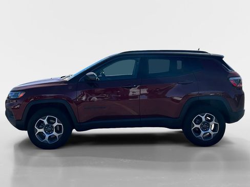 Used 2022 Jeep Compass Trailhawk image 2