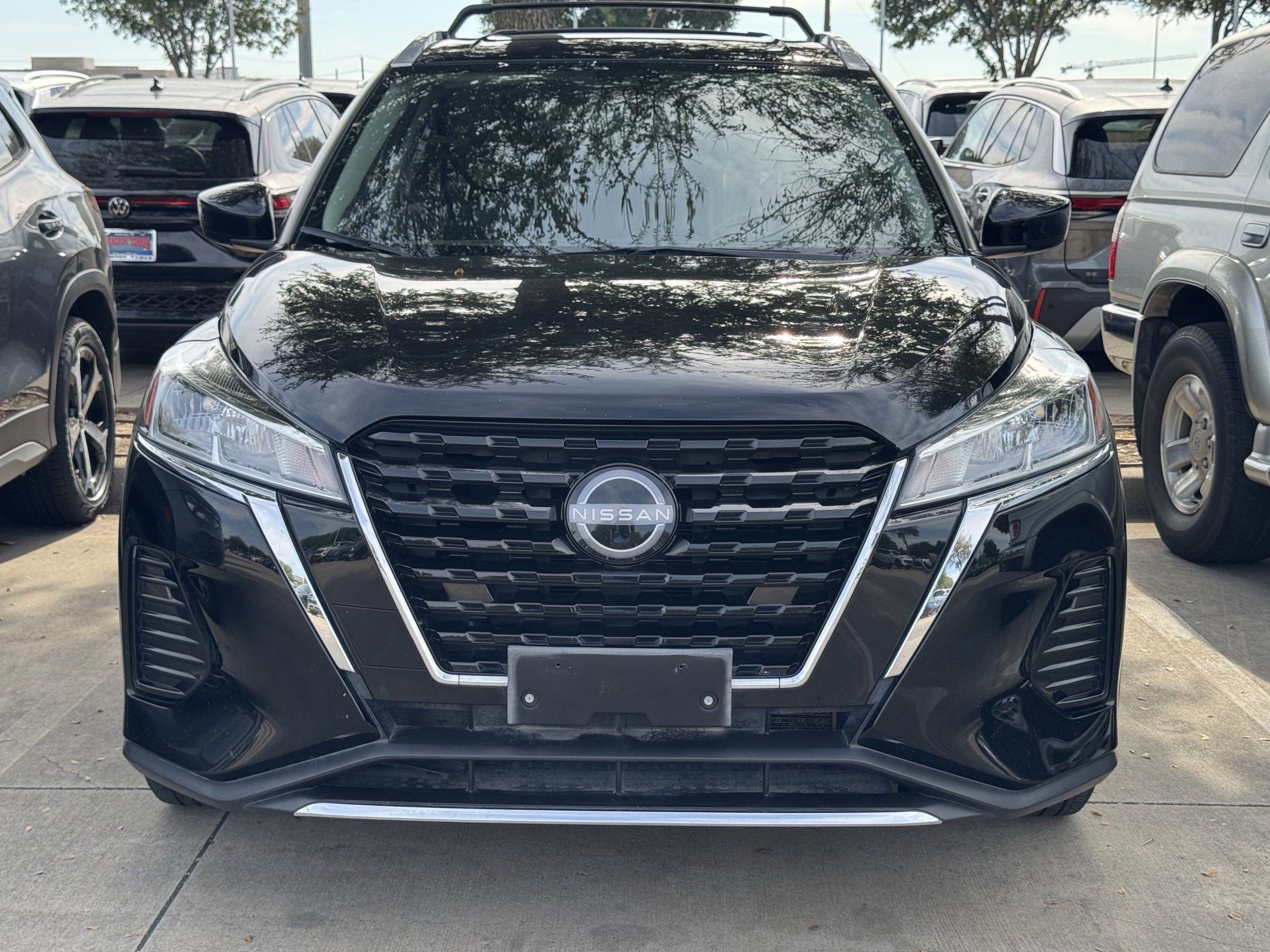Used 2023 Nissan Kicks SV w/ Exterior Package FWD image 6