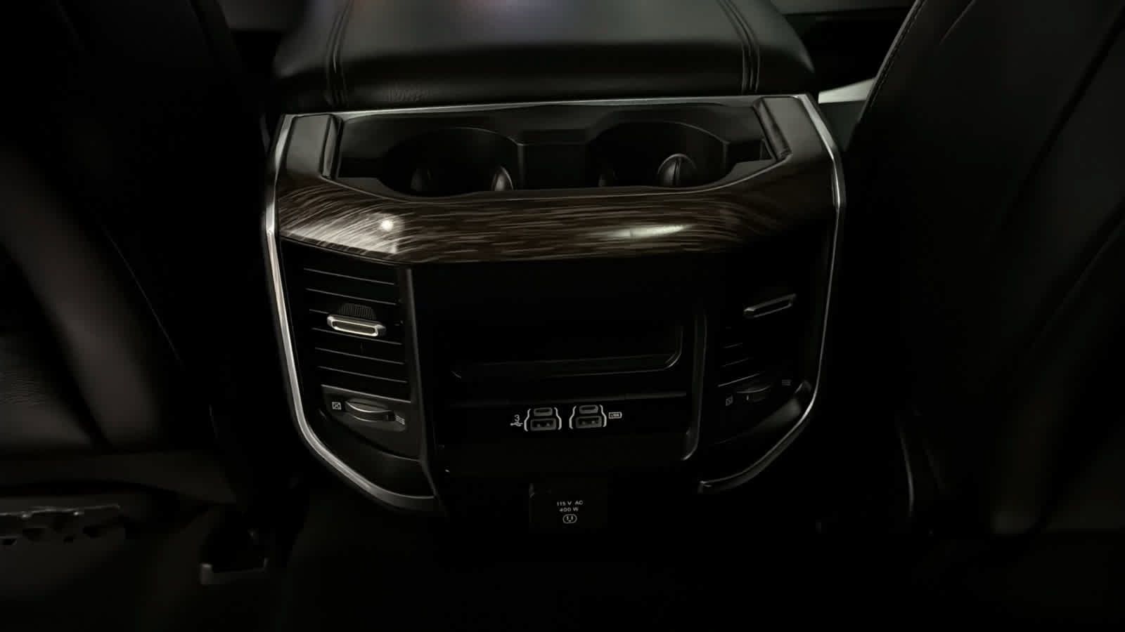 Used 2019 RAM 1500 Laramie AWD/4WD image 29