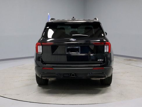 Certified 2025 Ford Explorer ST-Line w/ ST-Line Street Pack image 10