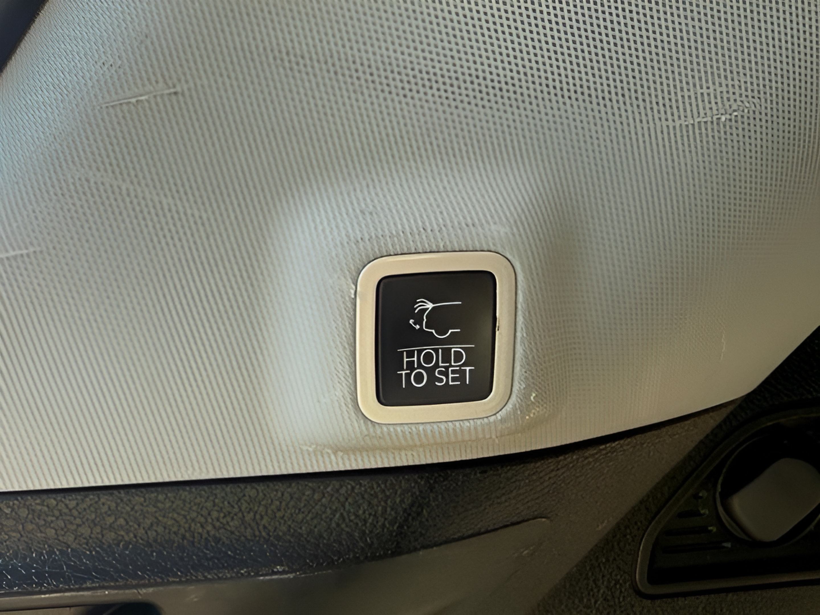 Used 2023 Jeep Grand Cherokee Limited AWD/4WD image 10