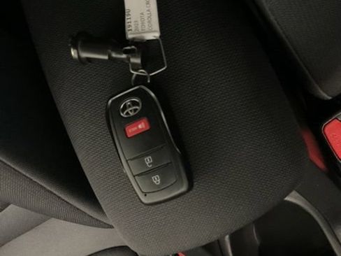 Used 2023 Toyota Corolla Cross LE AWD/4WD image 29