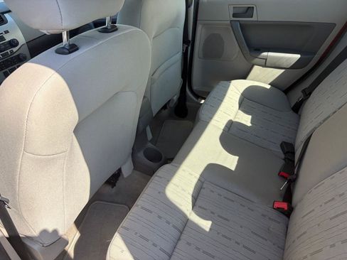 Used 2009 Ford Focus SE FWD image 7