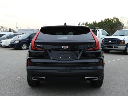 Used 2024 Cadillac XT4 Premium Luxury image 7