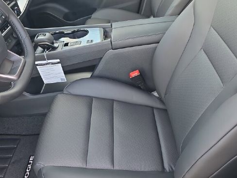 New 2026 Nissan Rogue SV FWD image 5