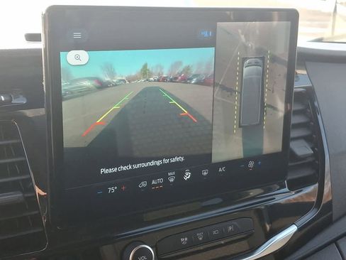 Used 2023 Ford Transit 350 XLT image 21