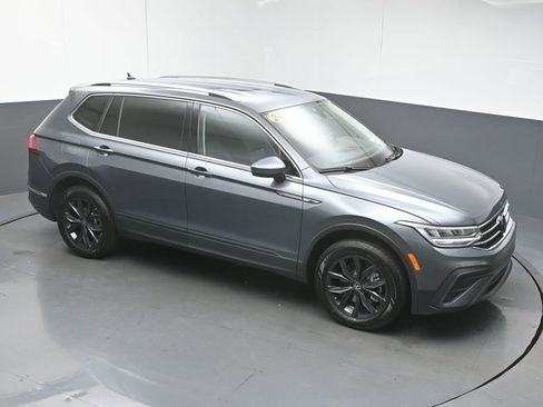 Used 2024 Volkswagen Tiguan SE FWD image 43