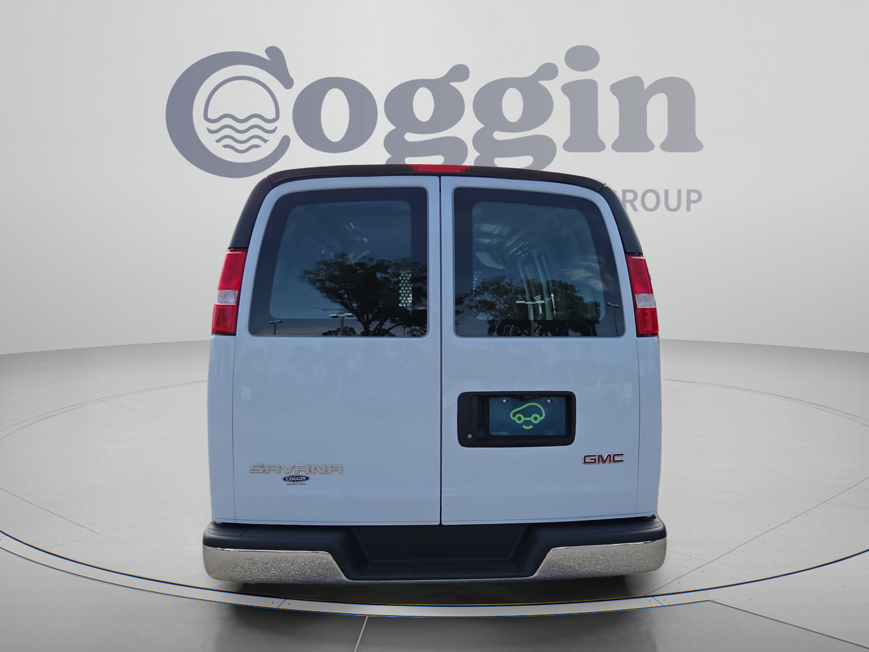 Used 2023 GMC Savana 2500 w/ Driver Convenience Package RWD image 4