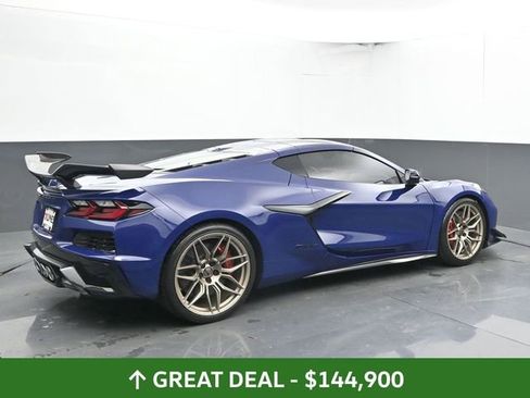 Used 2025 Chevrolet Corvette Z06 w/ Z07 Performance Package image 12