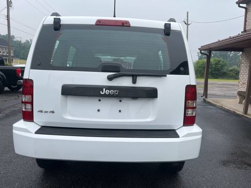 Used 2012 Jeep Liberty Sport AWD/4WD image 7