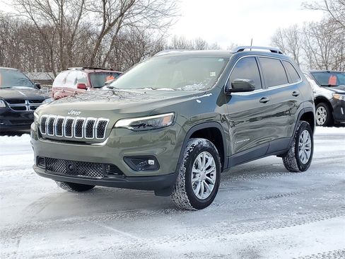 Used 2021 Jeep Cherokee Latitude Lux w/ Comfort/Convenience Group image 2