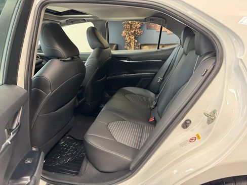 Used 2018 Toyota Camry SE w/ Moonroof Package FWD image 46