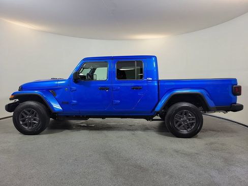 Used 2026 Jeep Gladiator Sport AWD/4WD image 4