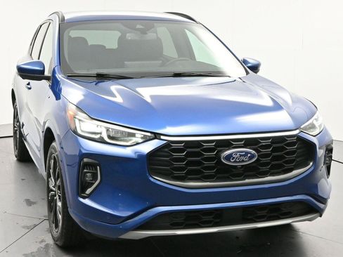 Used 2023 Ford Escape ST-Line Elite AWD/4WD image 2