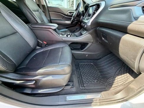 Used 2020 GMC Acadia SLT image 21