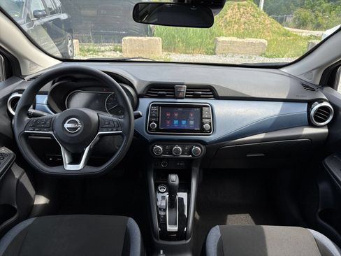 Used 2025 Nissan Versa SV FWD image 31
