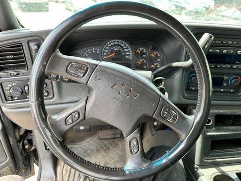 Used 2004 Chevrolet Silverado 2500 LT AWD/4WD image 35
