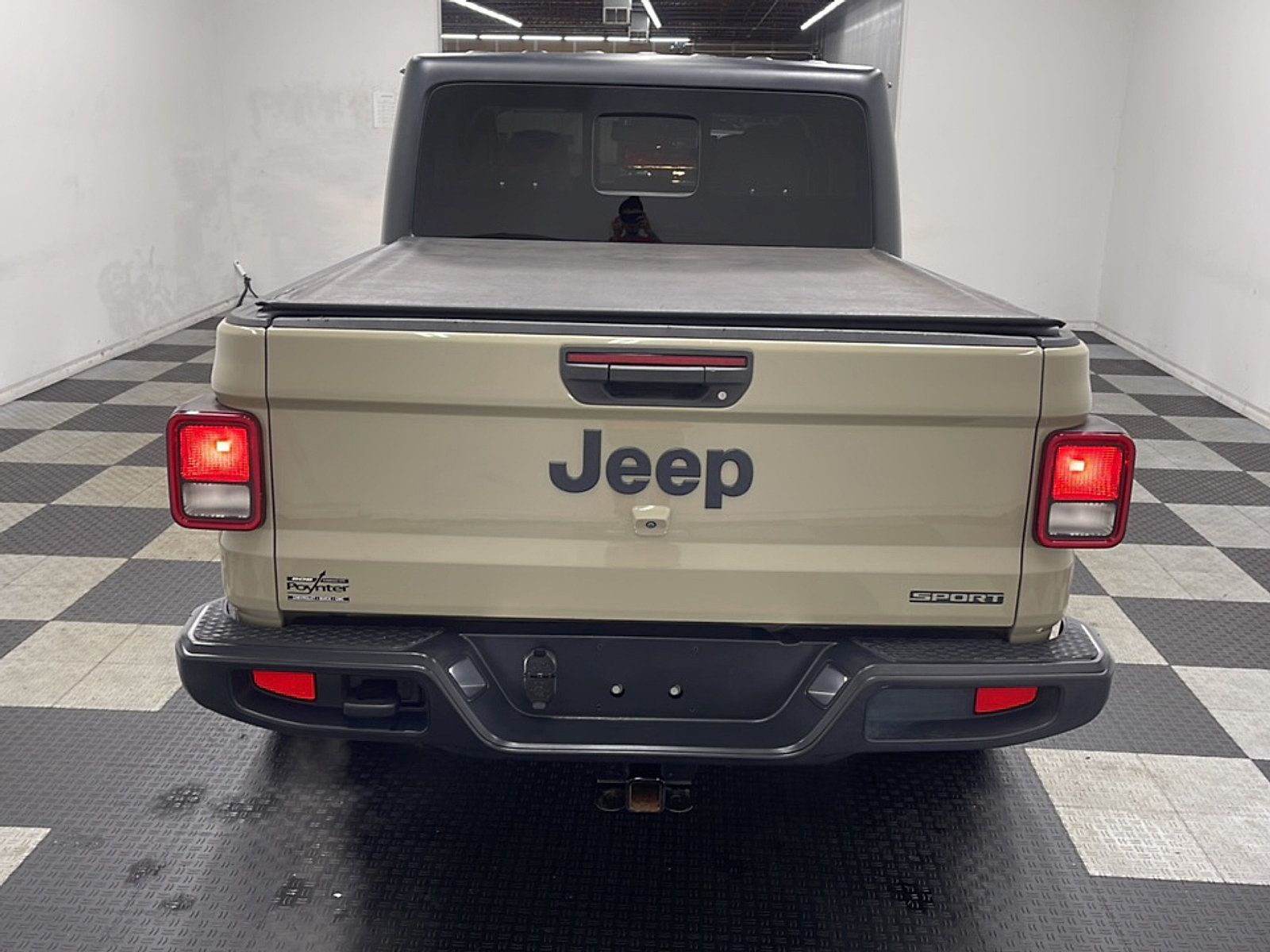 Used 2020 Jeep Gladiator Sport w/ Quick Order Package 24S AWD/4WD image 17