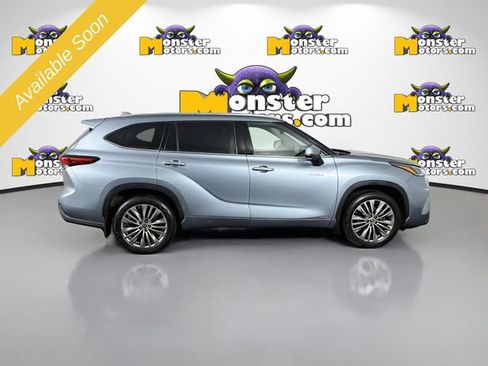 Used 2021 Toyota Highlander Platinum AWD/4WD image 4