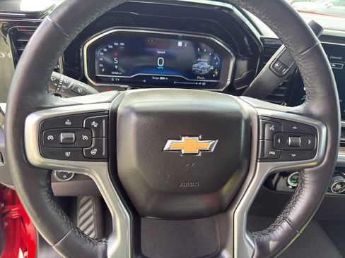 Used 2022 Chevrolet Silverado 1500 LT AWD/4WD image 17