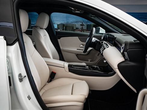 Certified 2025 Mercedes-Benz CLA 250 CLA 250 image 24