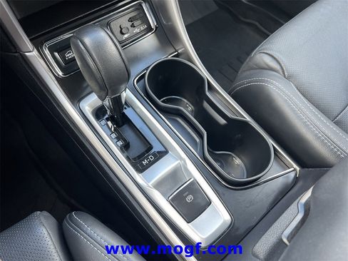 Used 2022 Subaru Ascent Limited w/ Technology Package image 11