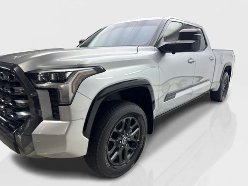 Used 2022 Toyota Tundra Platinum w/ Advanced Package AWD/4WD image 11