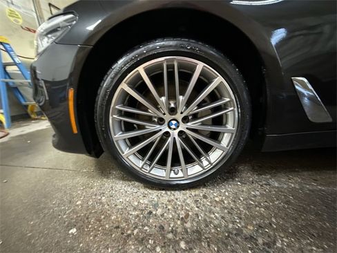 Used 2018 BMW 540i xDrive image 10