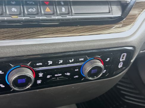 Used 2022 Chevrolet Silverado 1500 LT image 24